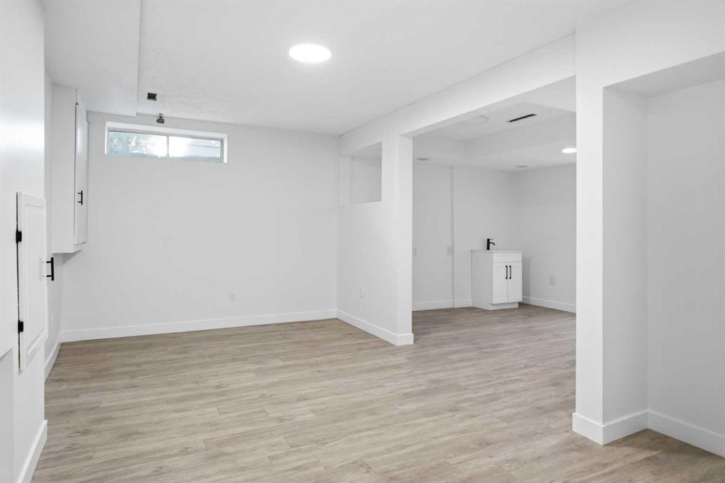 2132 35 Avenue SW Unit: 2