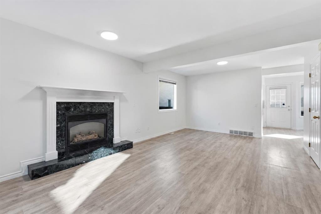 2132 35 Avenue SW Unit: 2