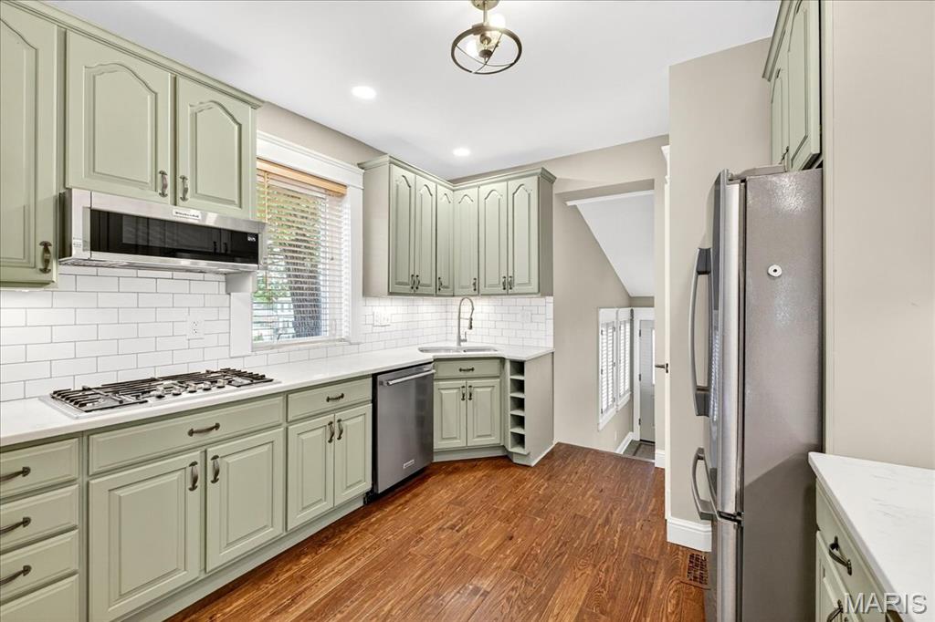 7621 Teasdale Avenue