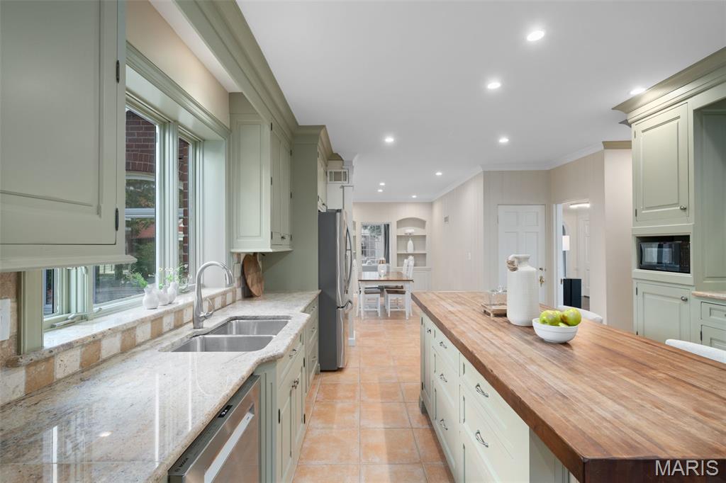 20 Ridgemoor Drive