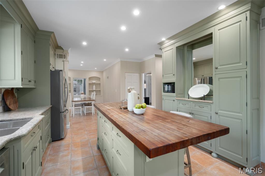 20 Ridgemoor Drive