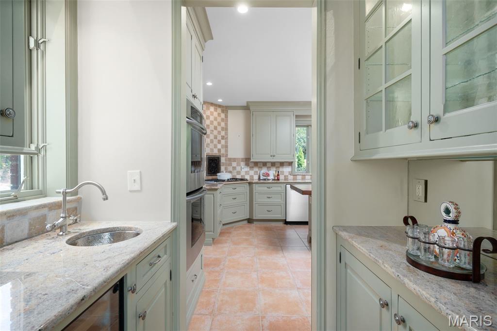 20 Ridgemoor Drive