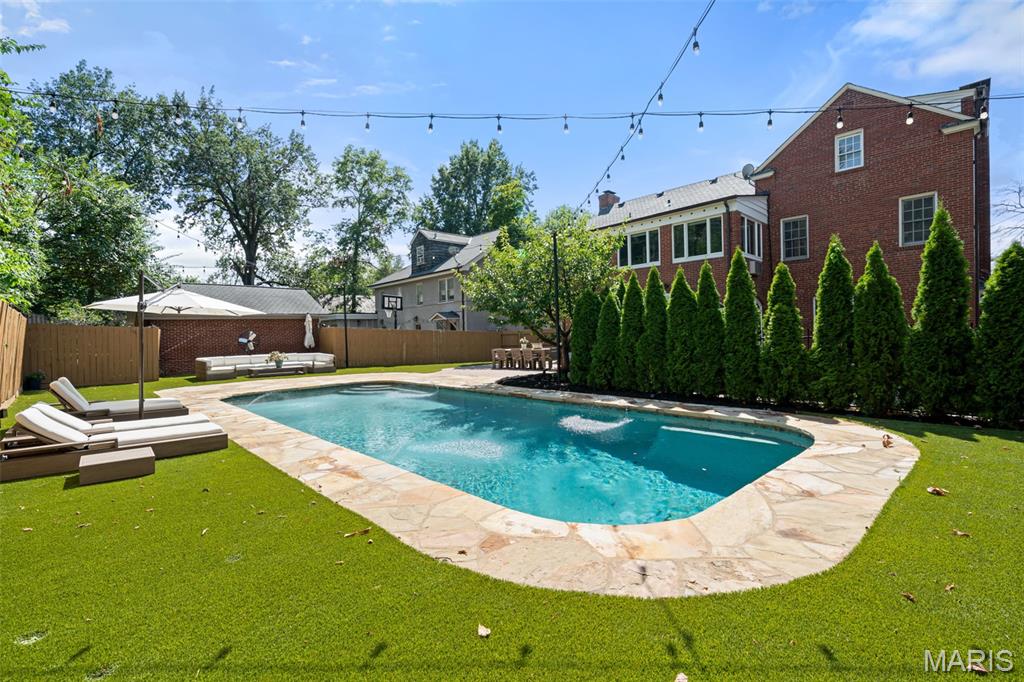20 Ridgemoor Drive