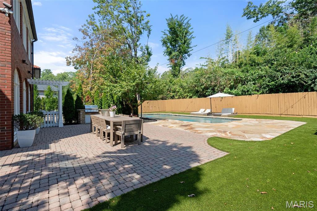 20 Ridgemoor Drive