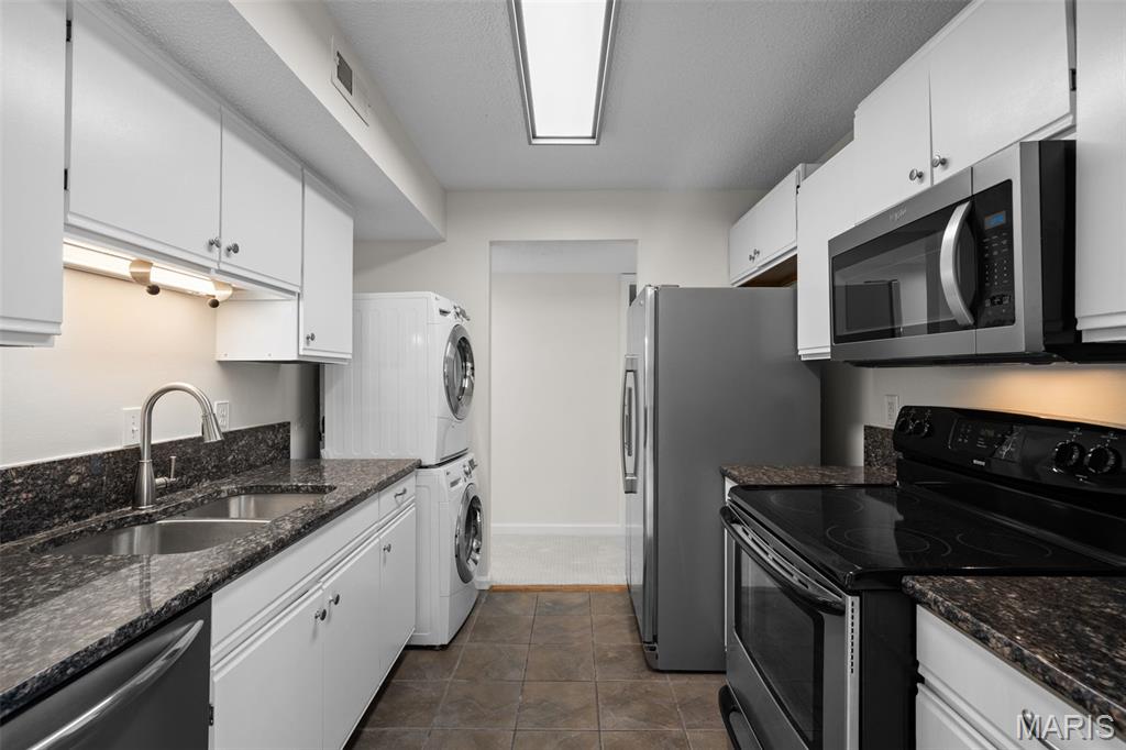 1441 Thrush Place