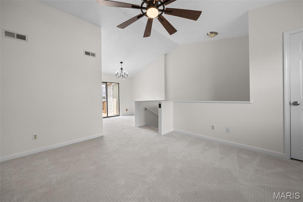 1441 Thrush Place