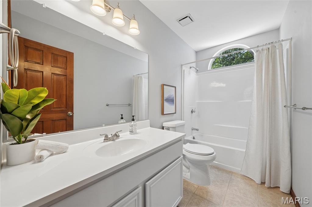 1516 Strawberry Glen Court