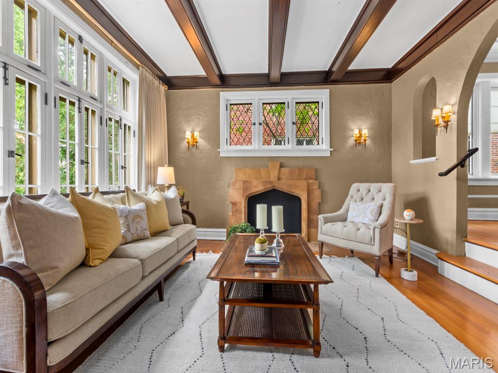 7398 Norwood Avenue Unit: 1E