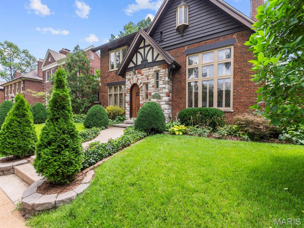 7398 Norwood Avenue Unit: 1E