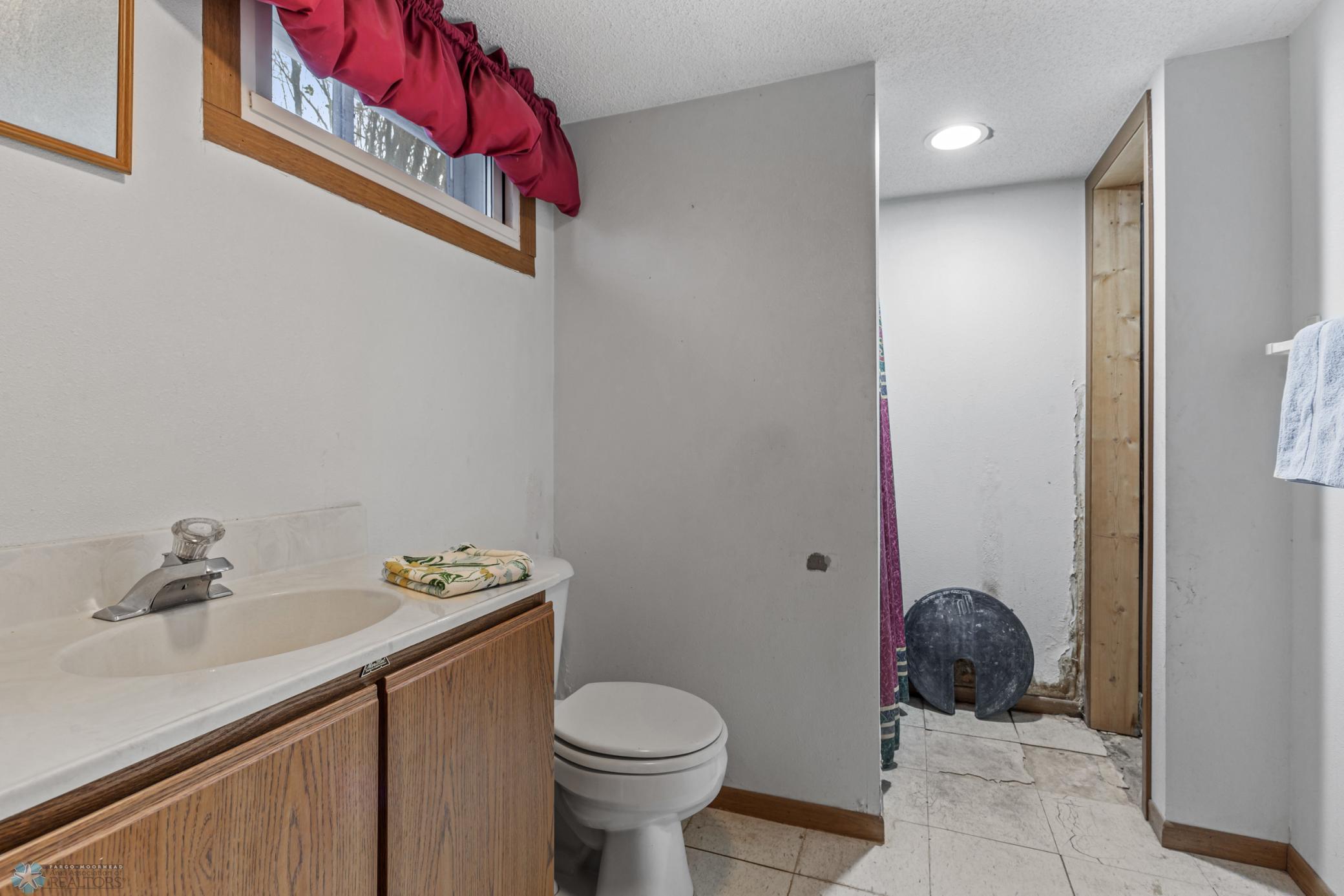 17 Eglon Avenue S
