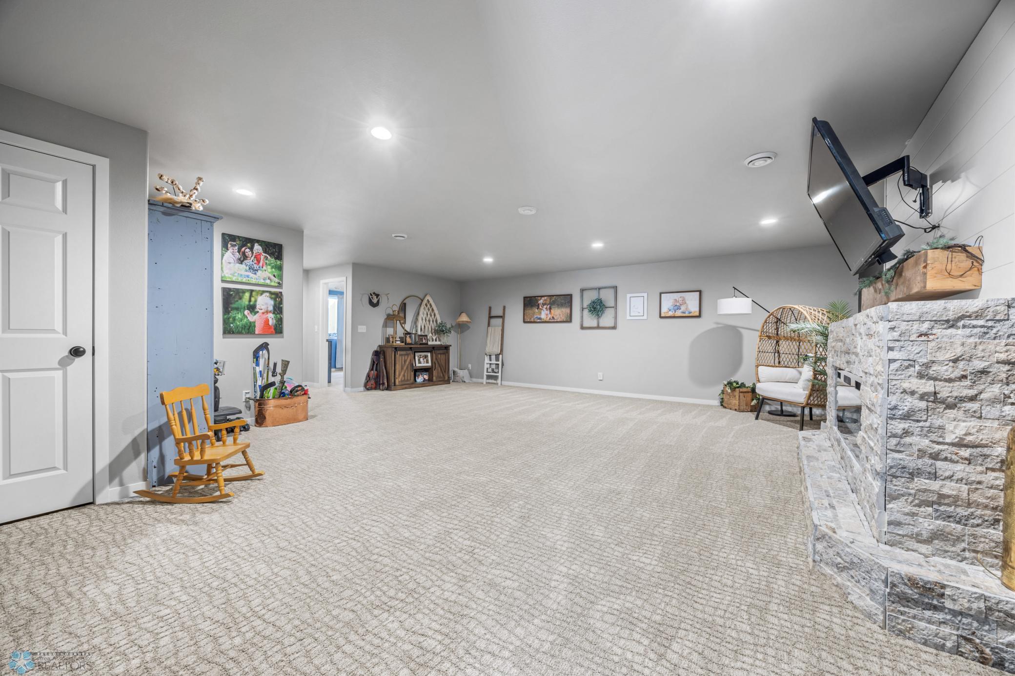 5944 58th Street S