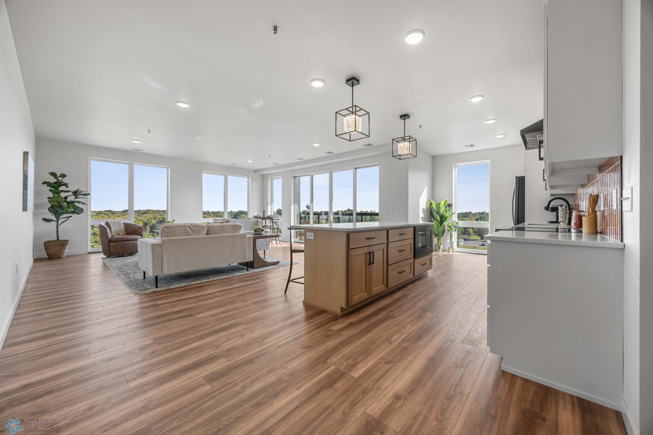 300 Main Avenue Unit: 506