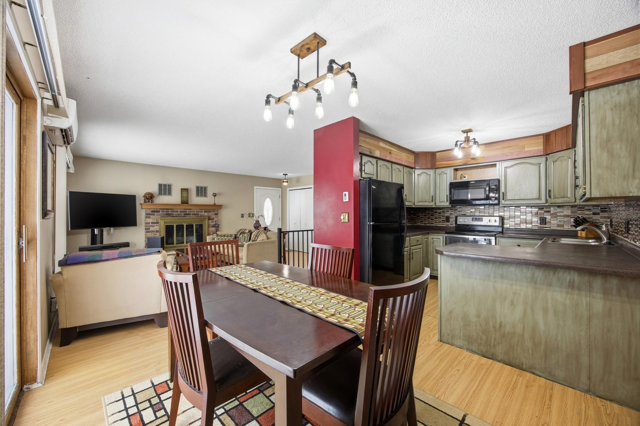 2811 26th Street Circle S