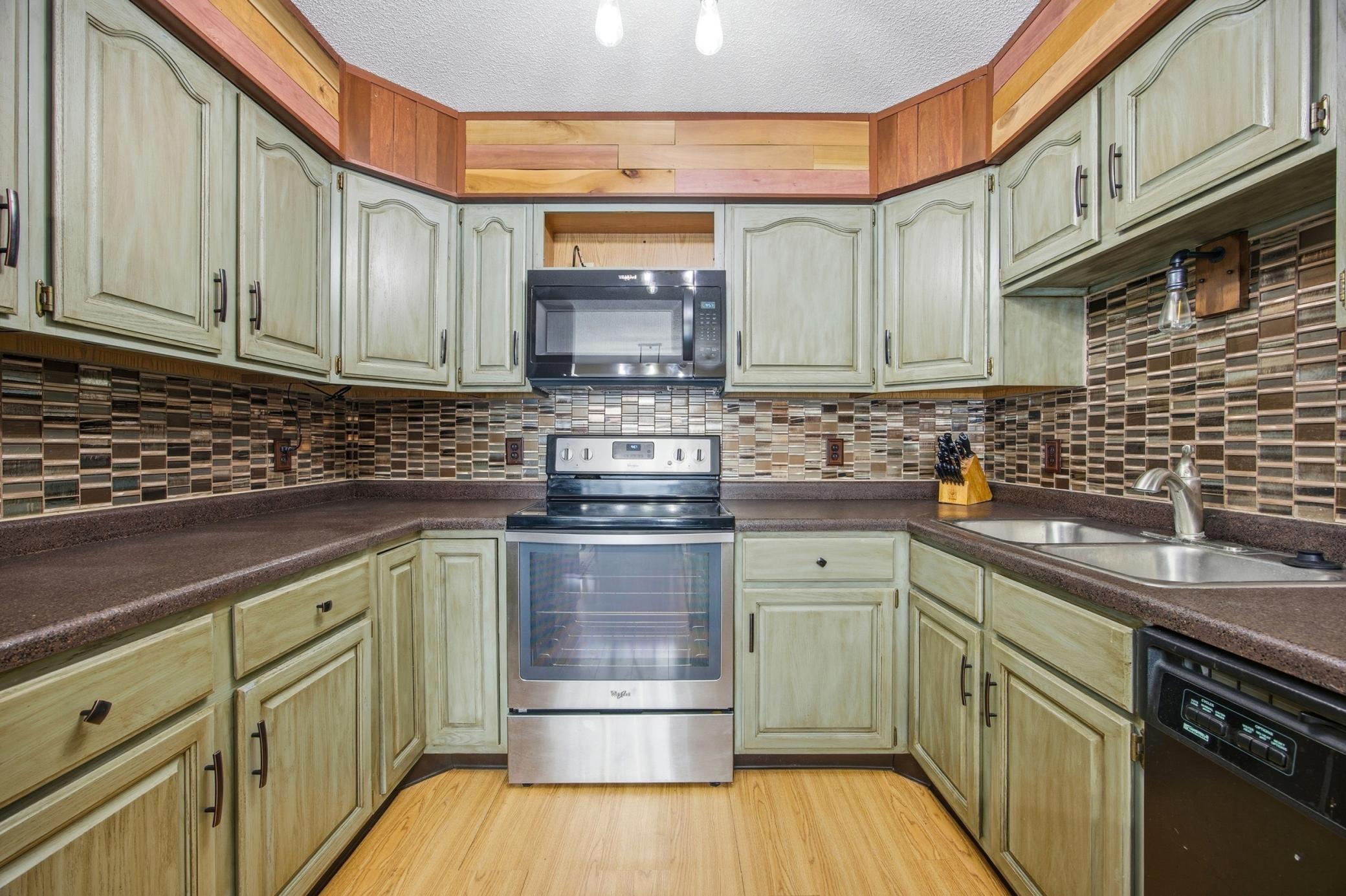 2811 26th Street Circle S