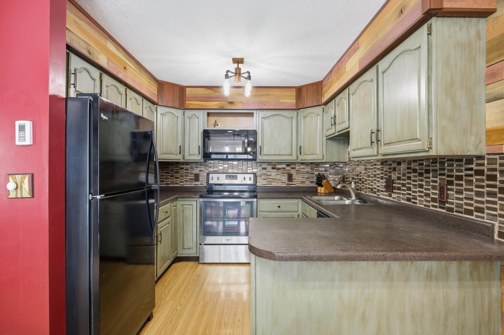 2811 26th Street Circle S