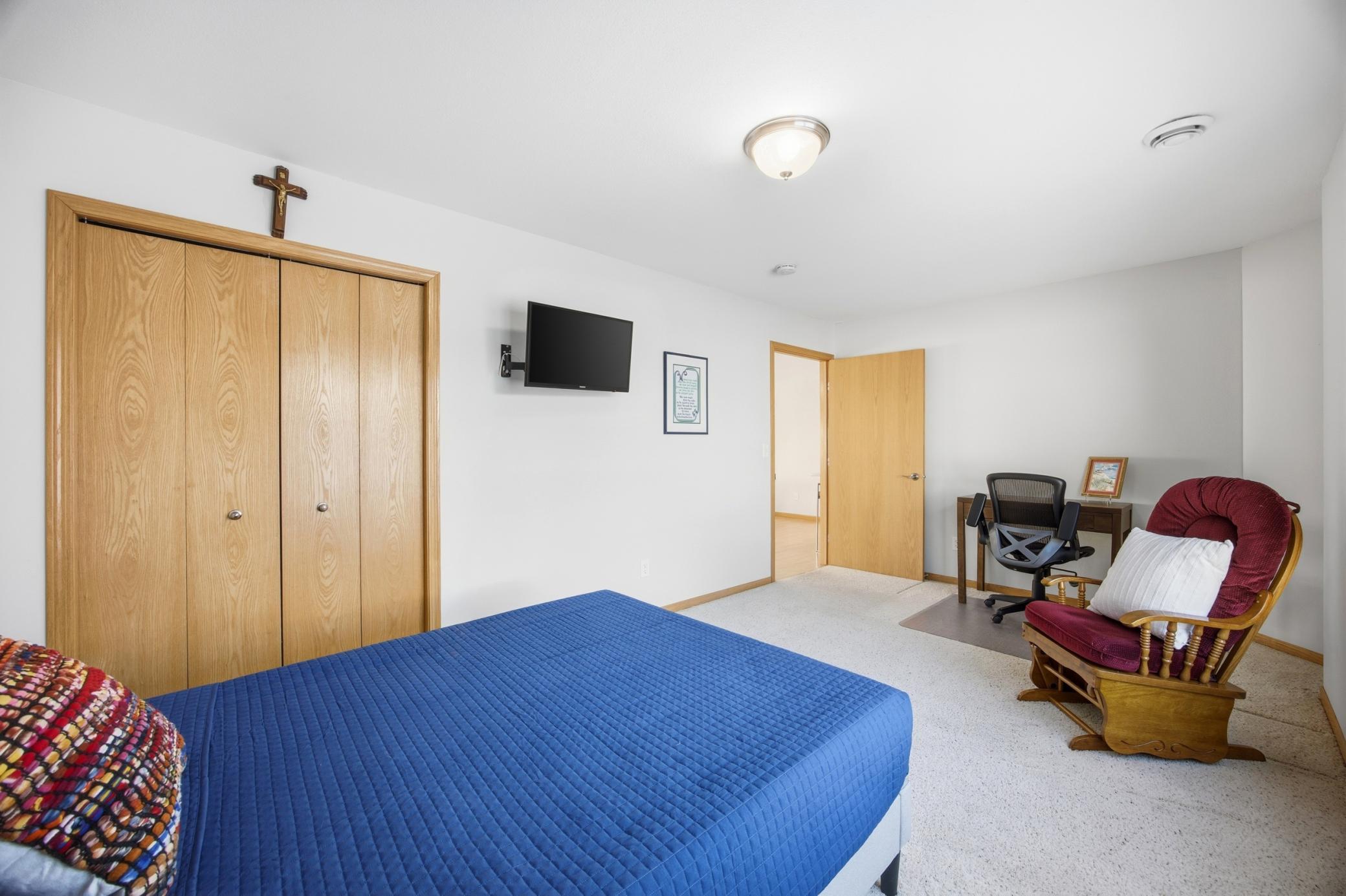 5323 University Drive S Unit: D