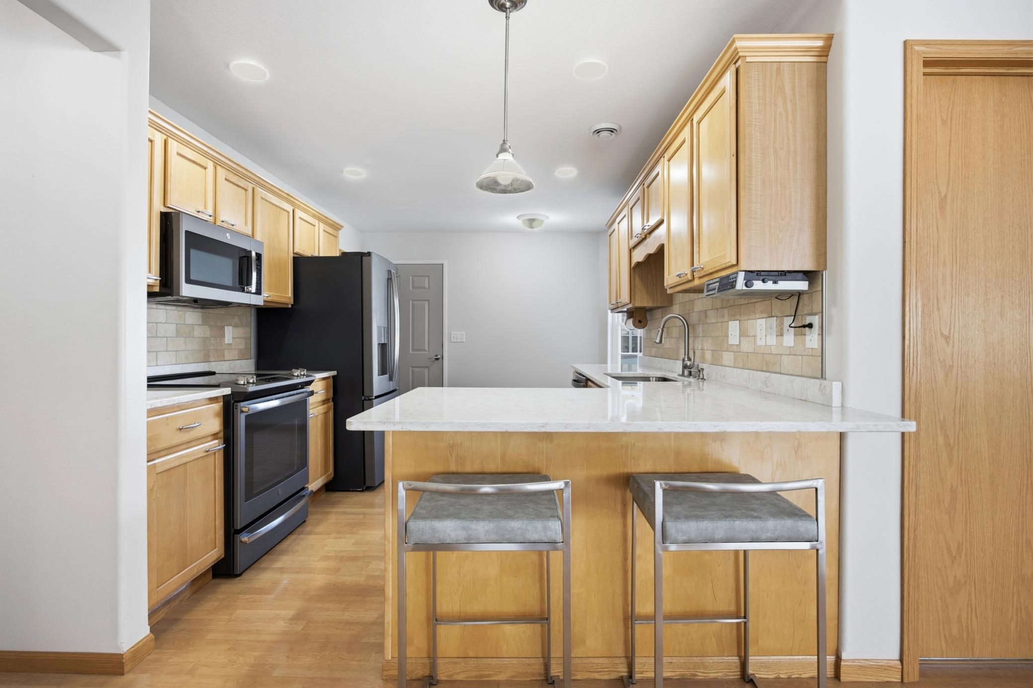 5323 University Drive S Unit: D