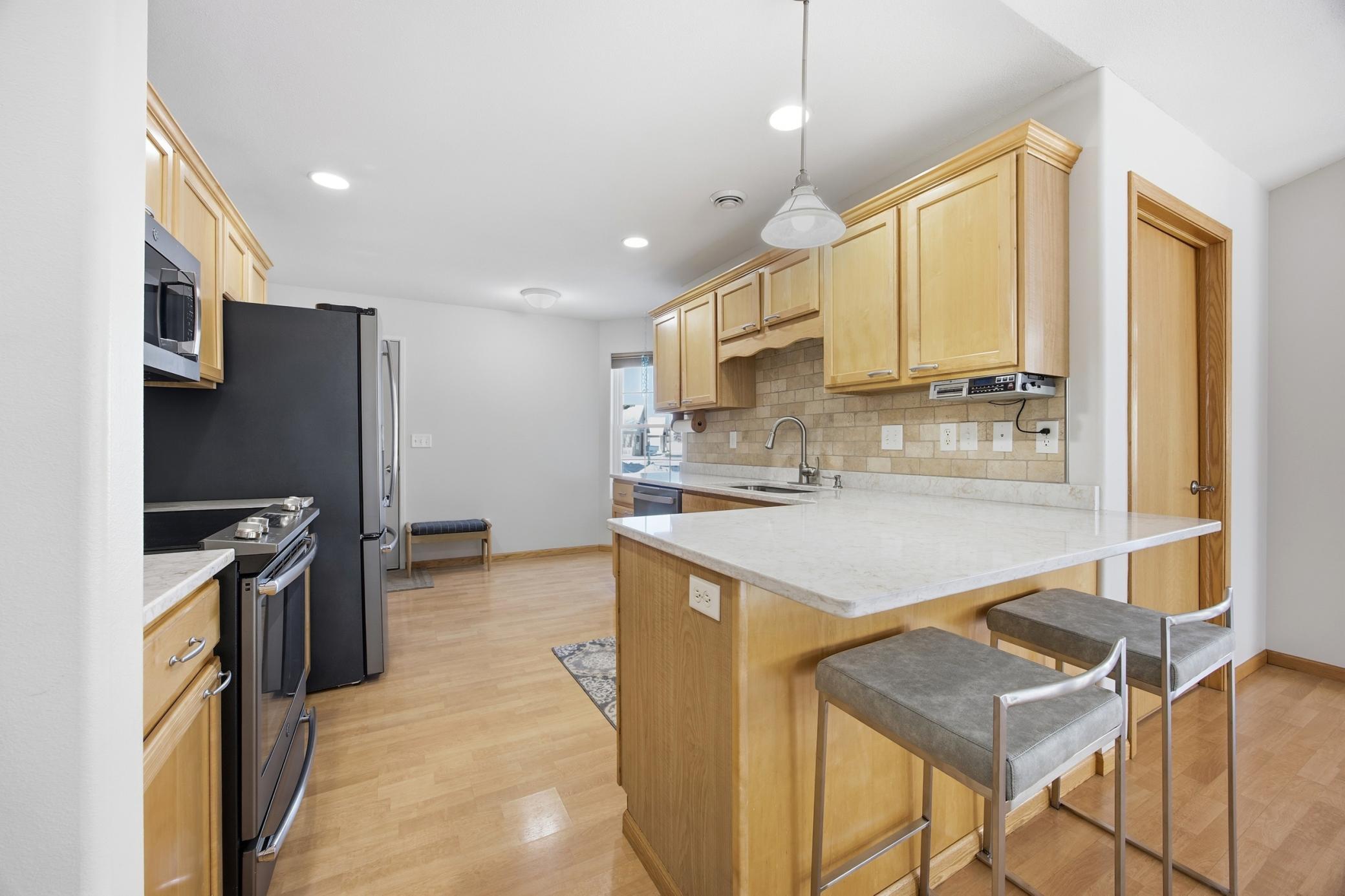 5323 University Drive S Unit: D
