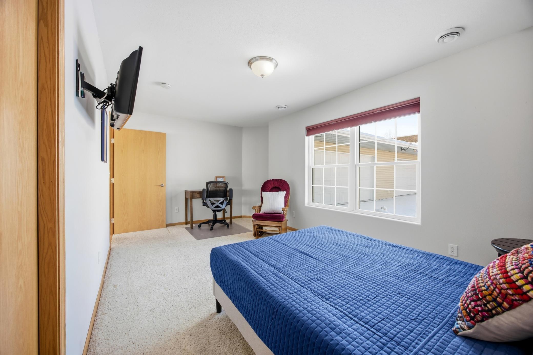 5323 University Drive S Unit: D