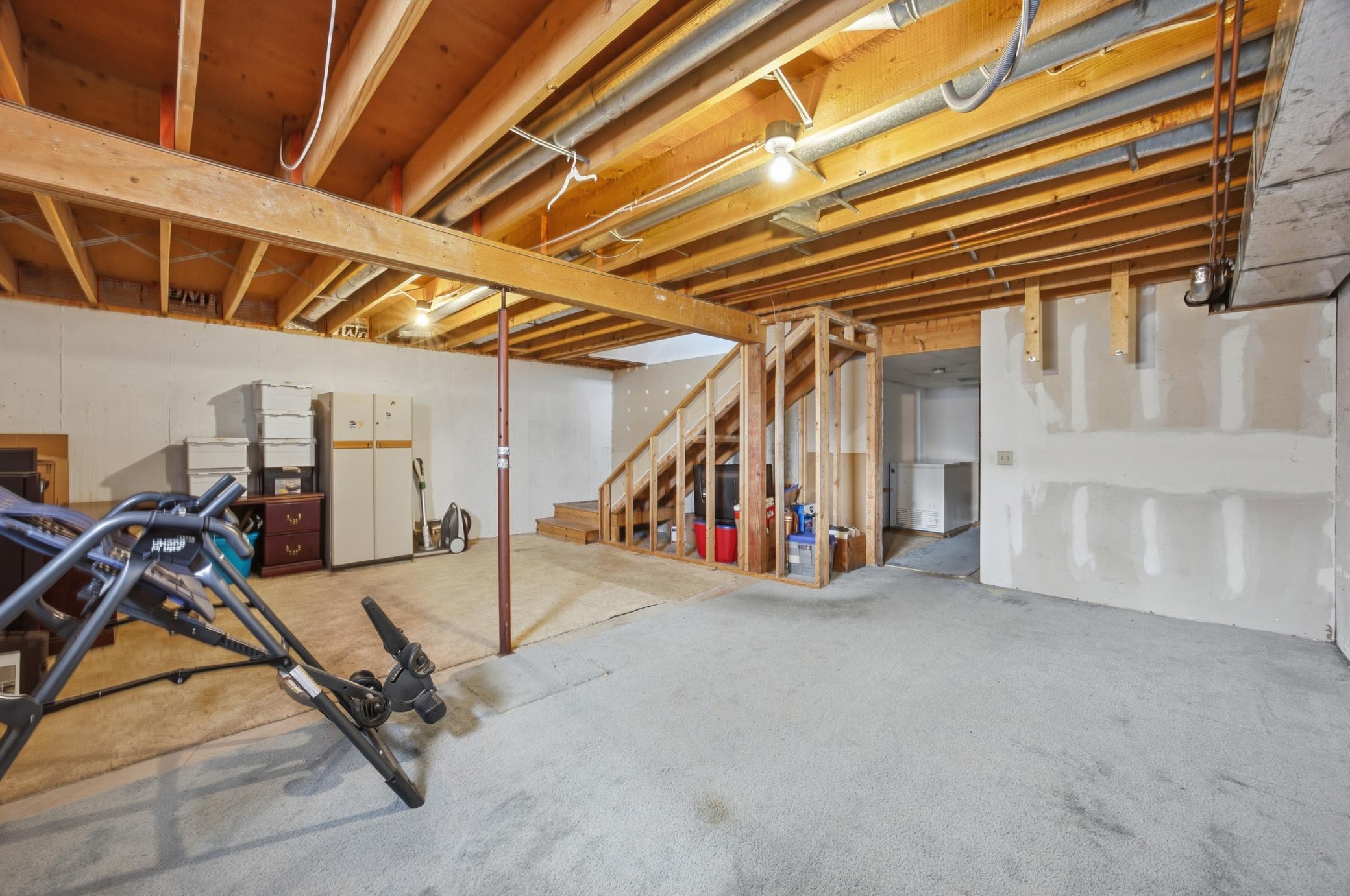 205 6th Avenue E