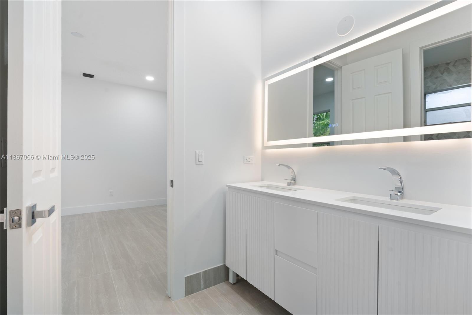 21677 Marigot Dr