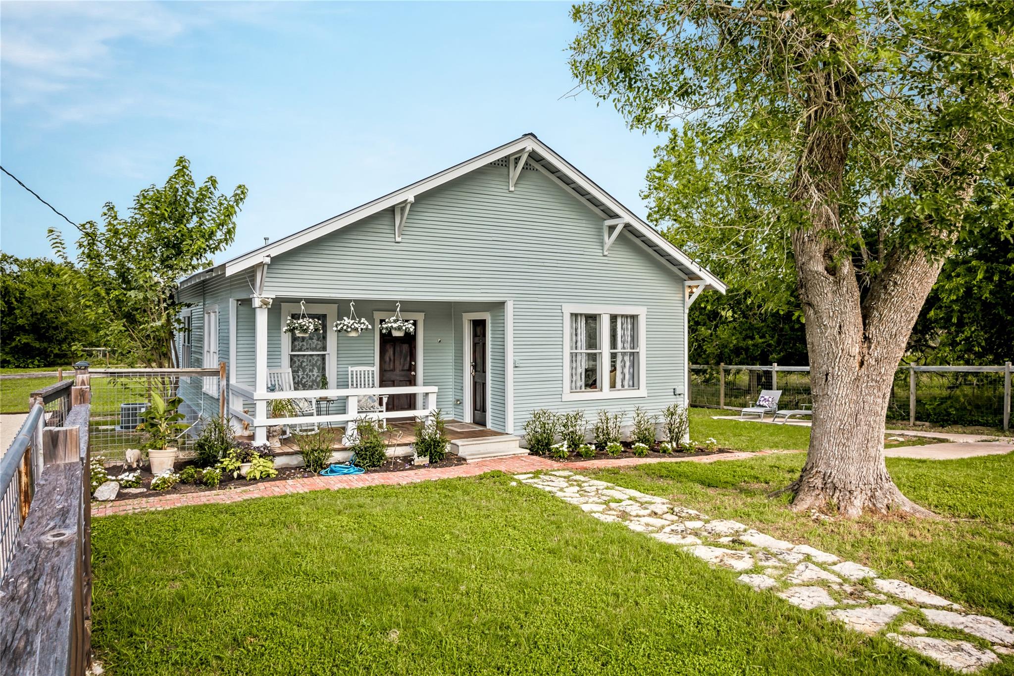 372 Old Lockhart RD