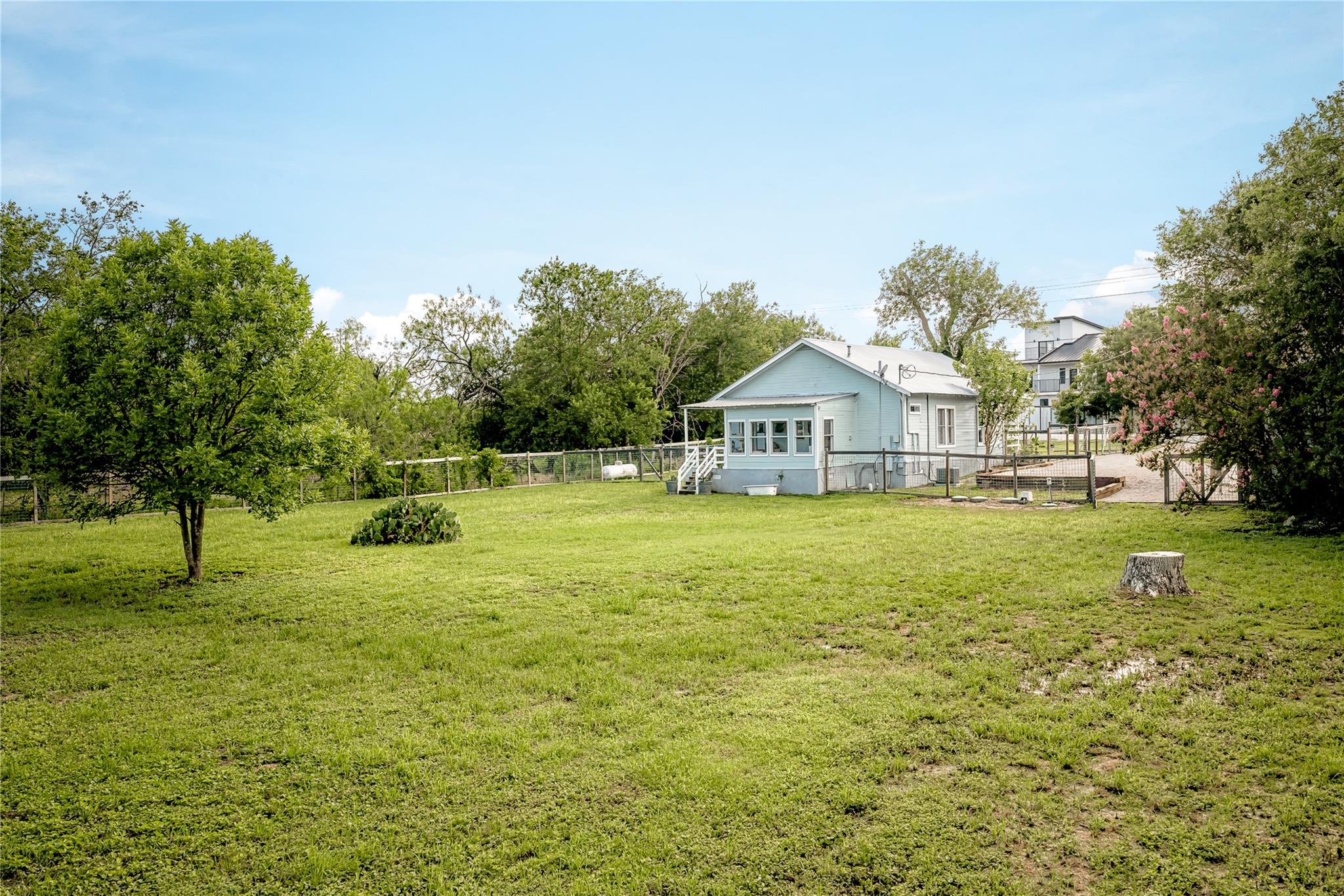 372 Old Lockhart RD