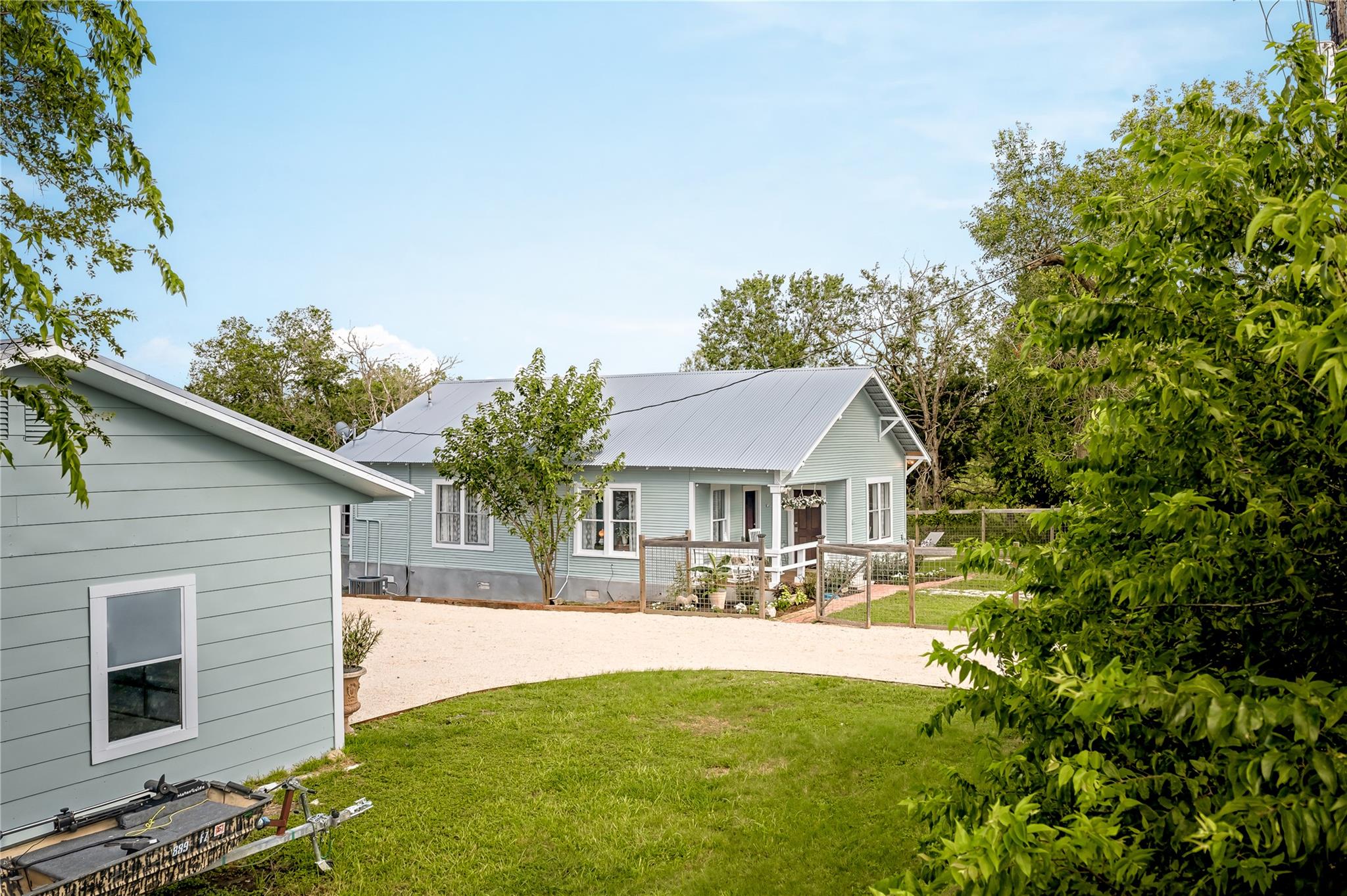372 Old Lockhart RD