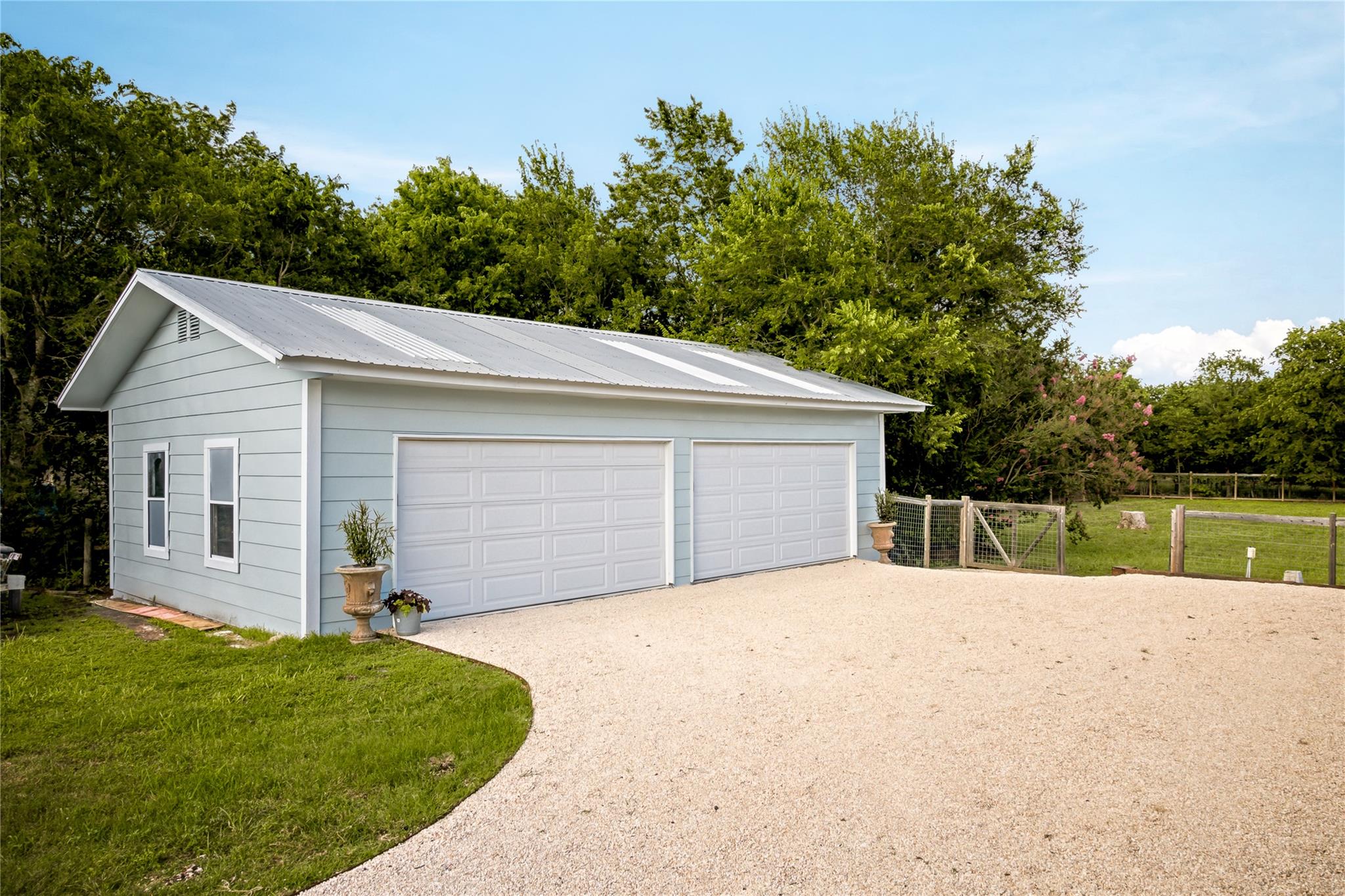 372 Old Lockhart RD