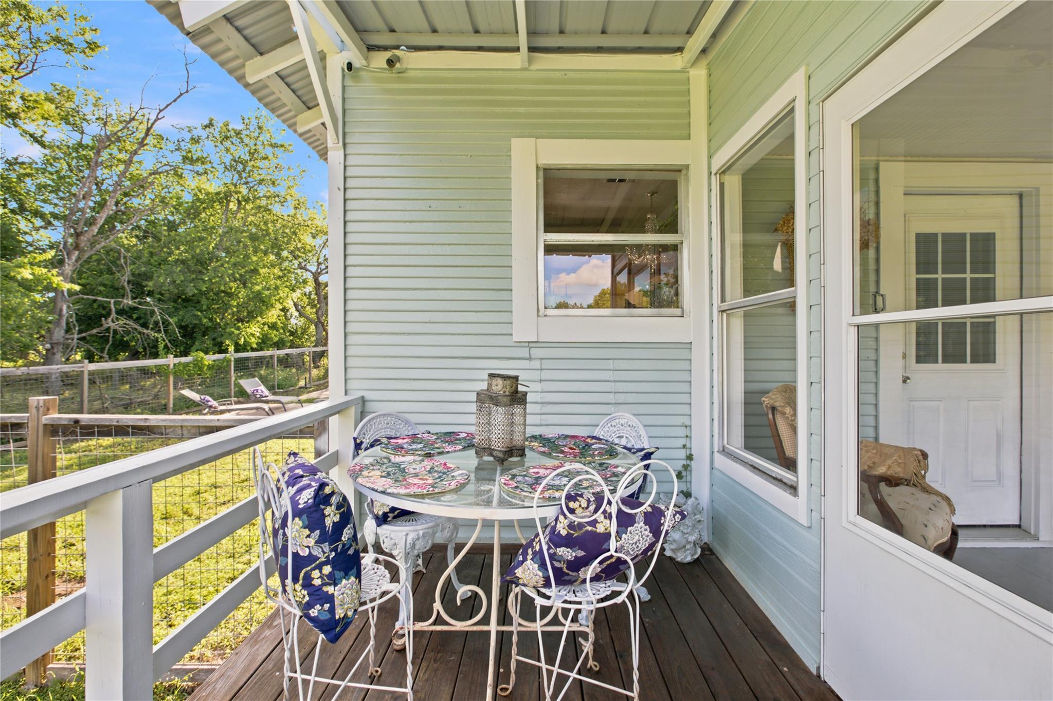 372 Old Lockhart RD
