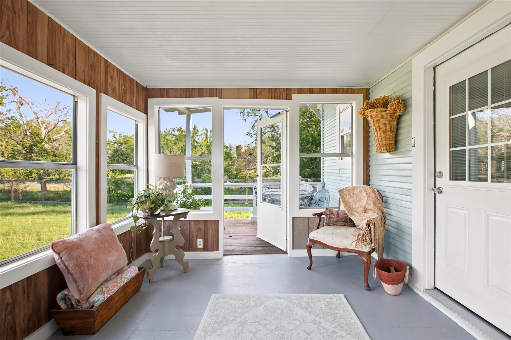 372 Old Lockhart RD