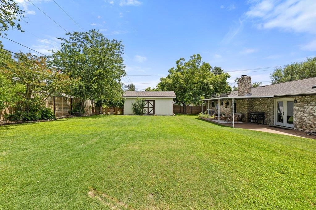 1609 Mesquite LN