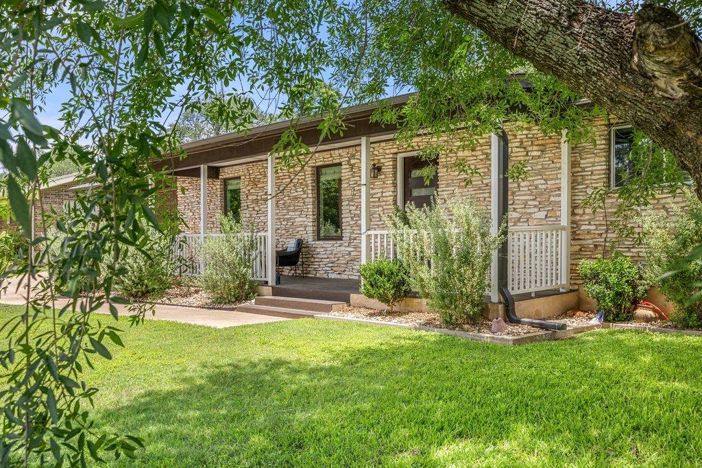 1609 Mesquite LN