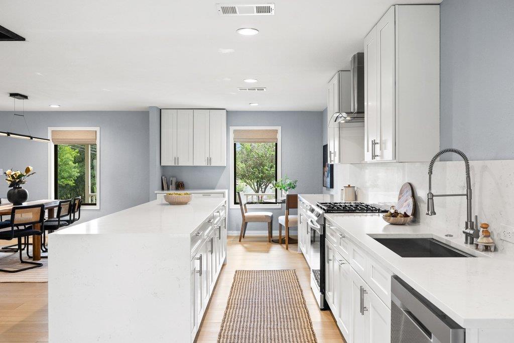 1609 Mesquite LN