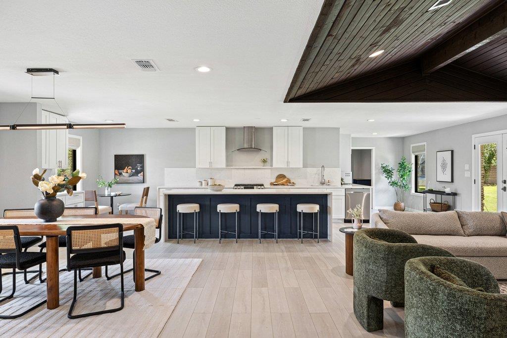 1609 Mesquite LN