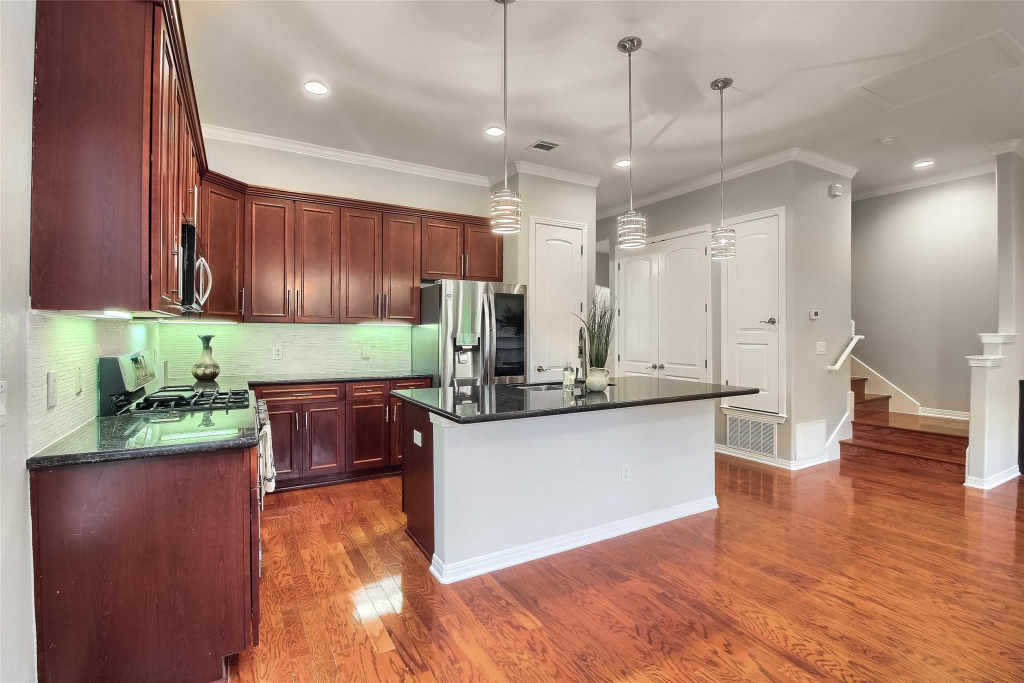 1115 Kinney Ave # 37