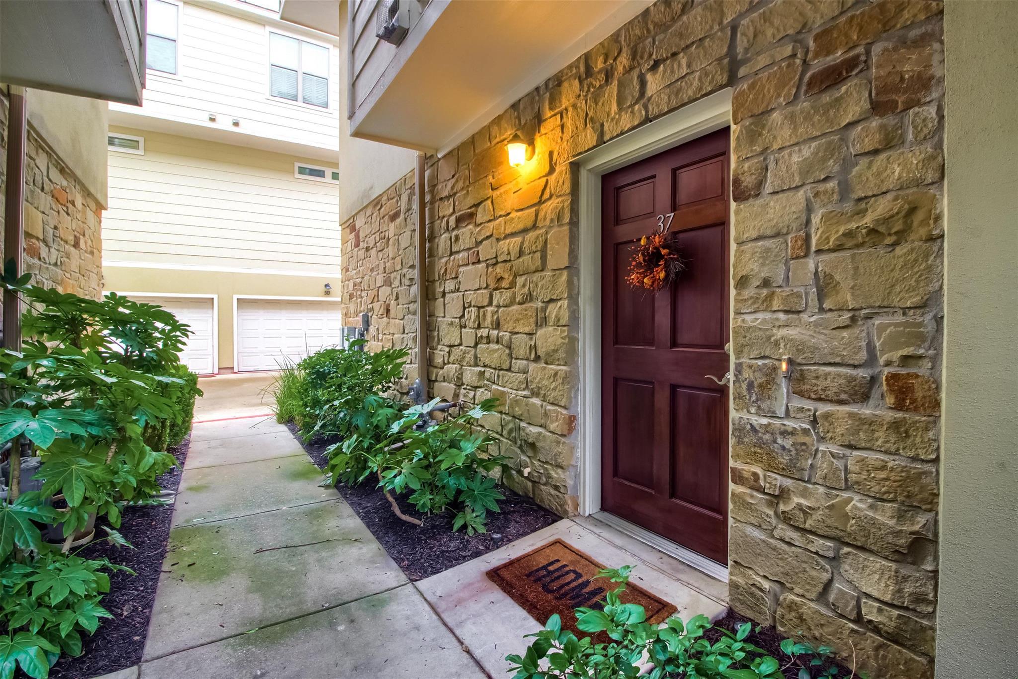 1115 Kinney Ave # 37