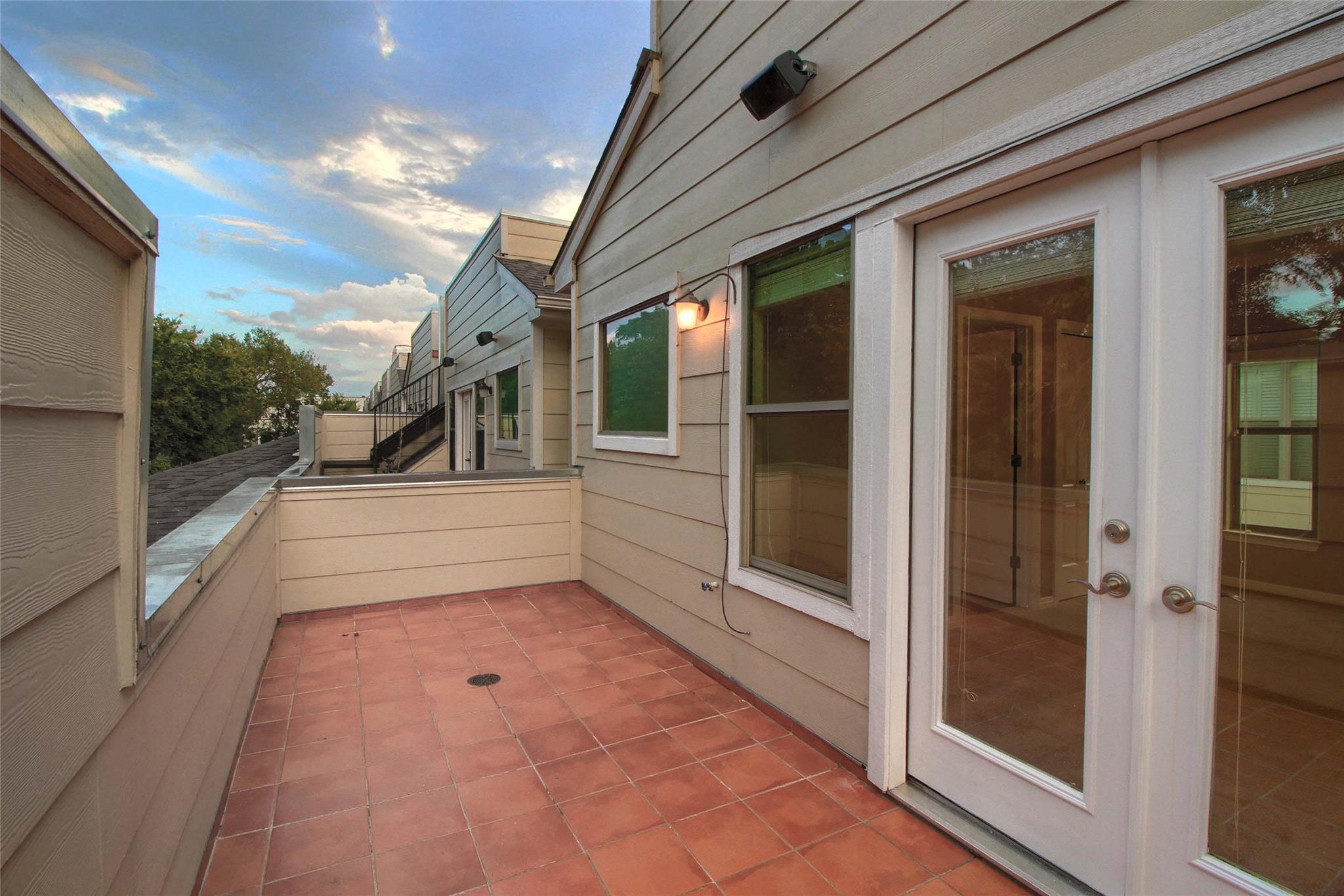 1115 Kinney Ave # 37