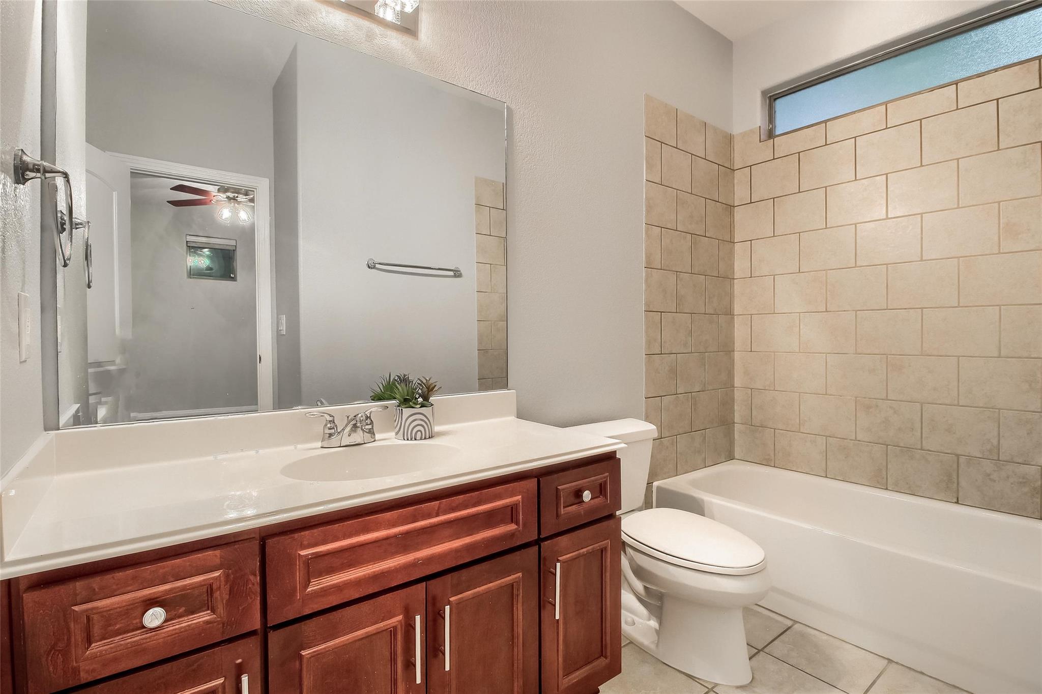1115 Kinney Ave # 37