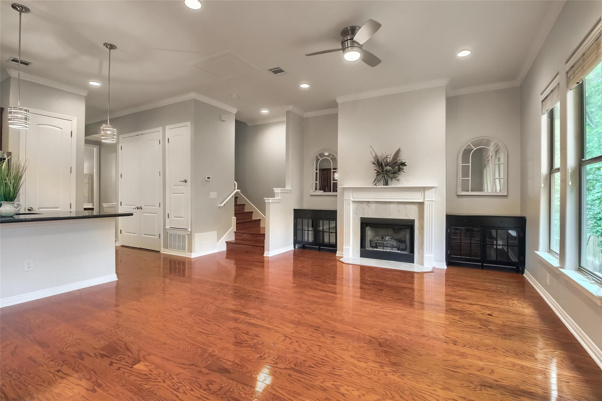 1115 Kinney Ave # 37