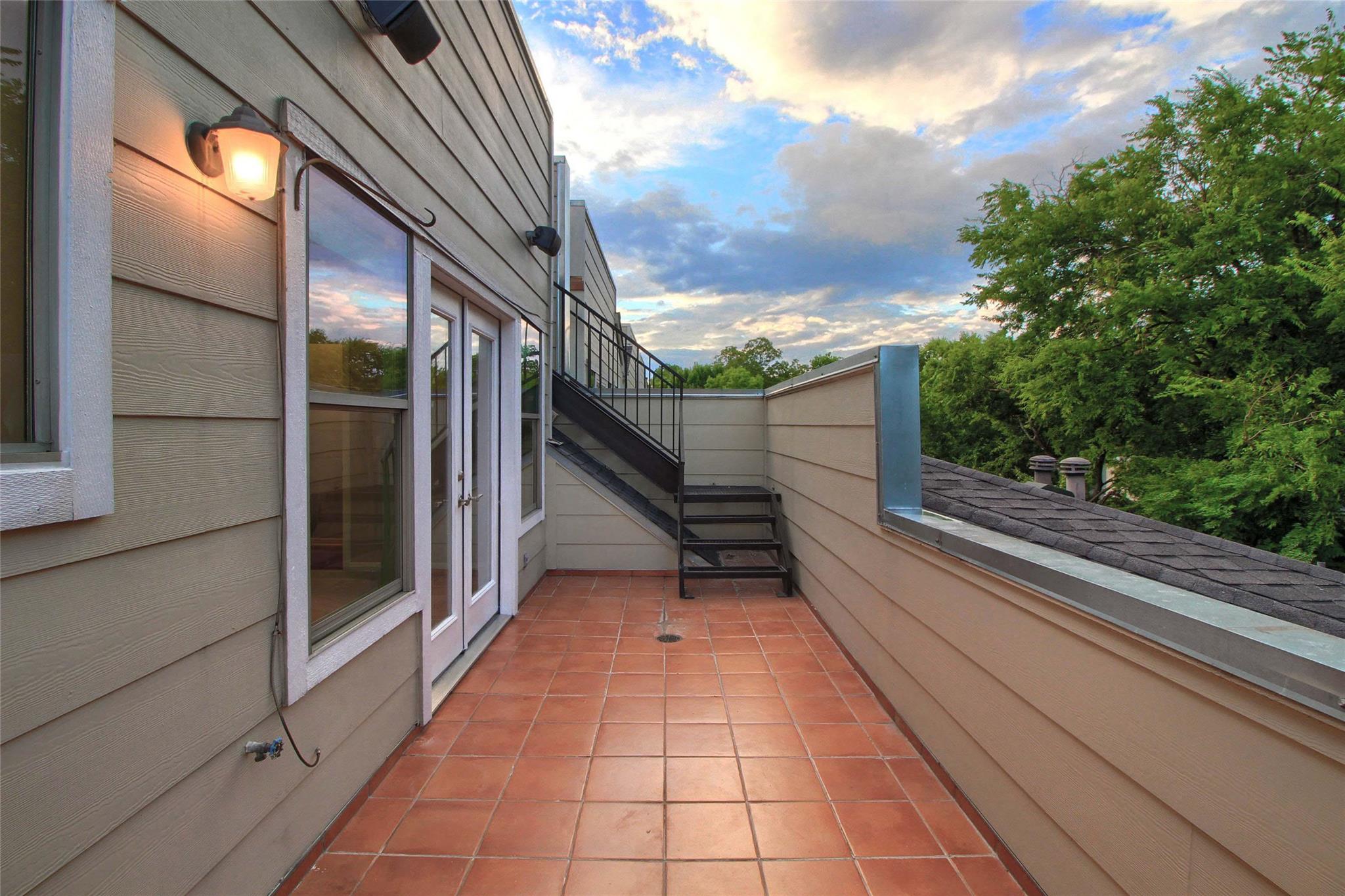 1115 Kinney Ave # 37