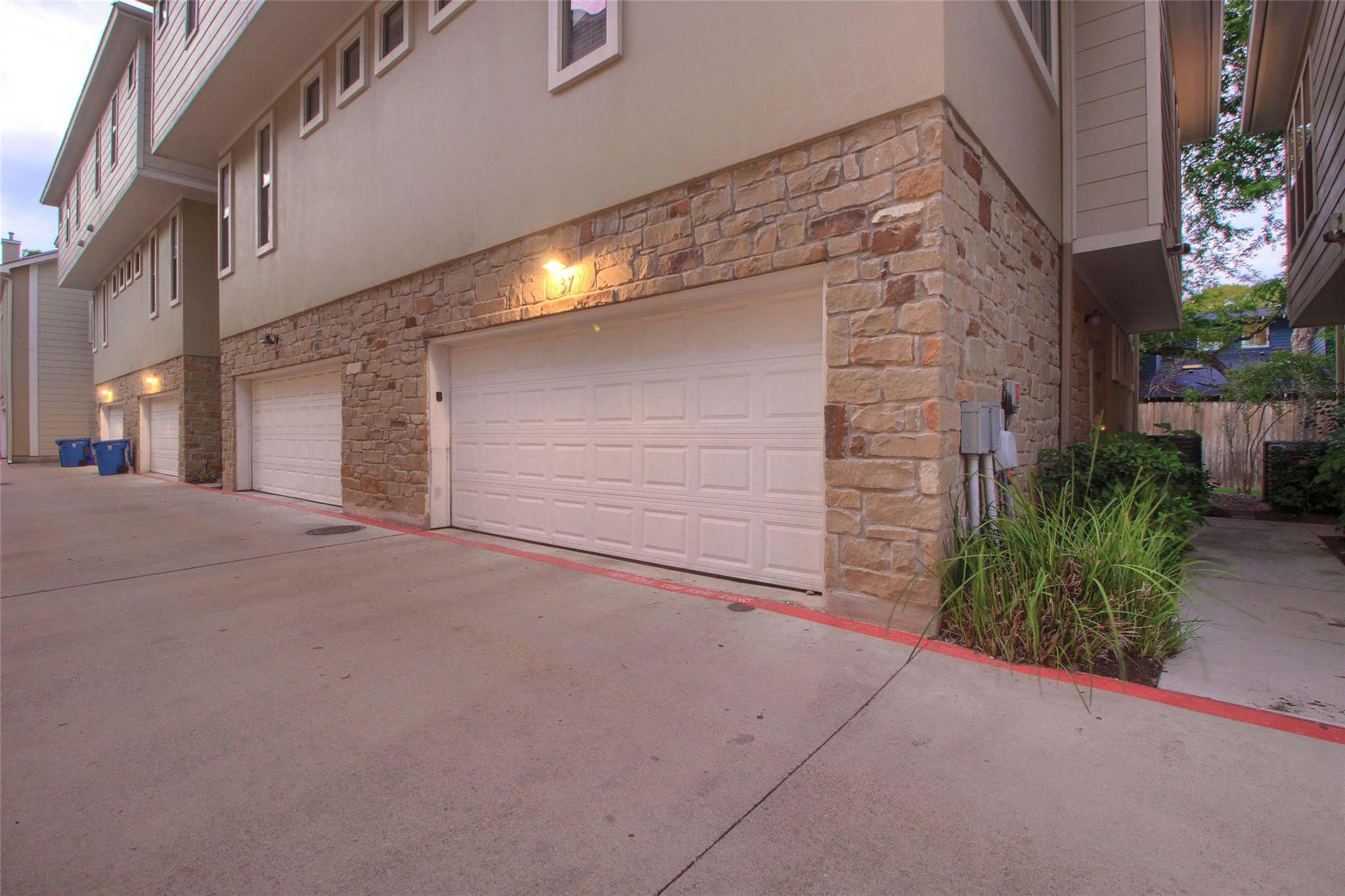 1115 Kinney Ave # 37
