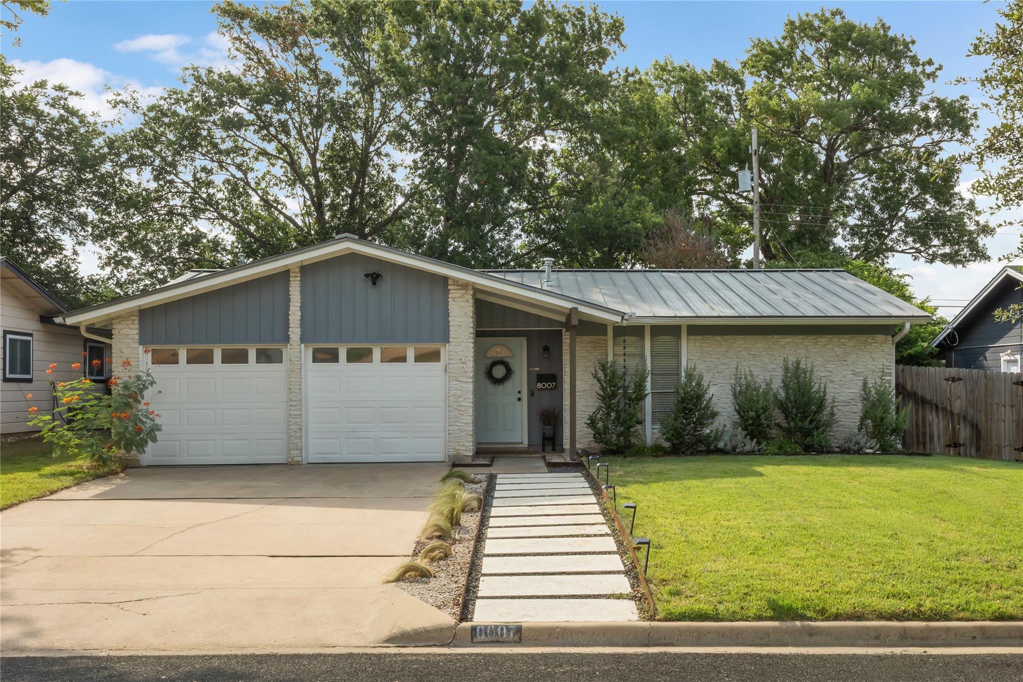 8007 Stillwood LN