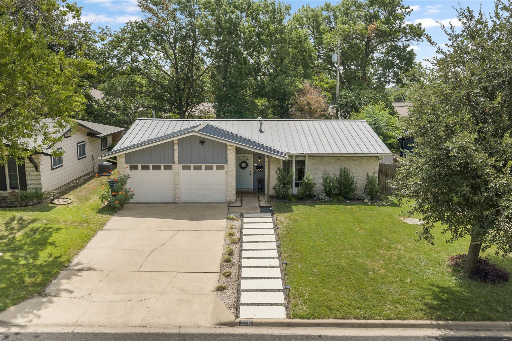 8007 Stillwood LN