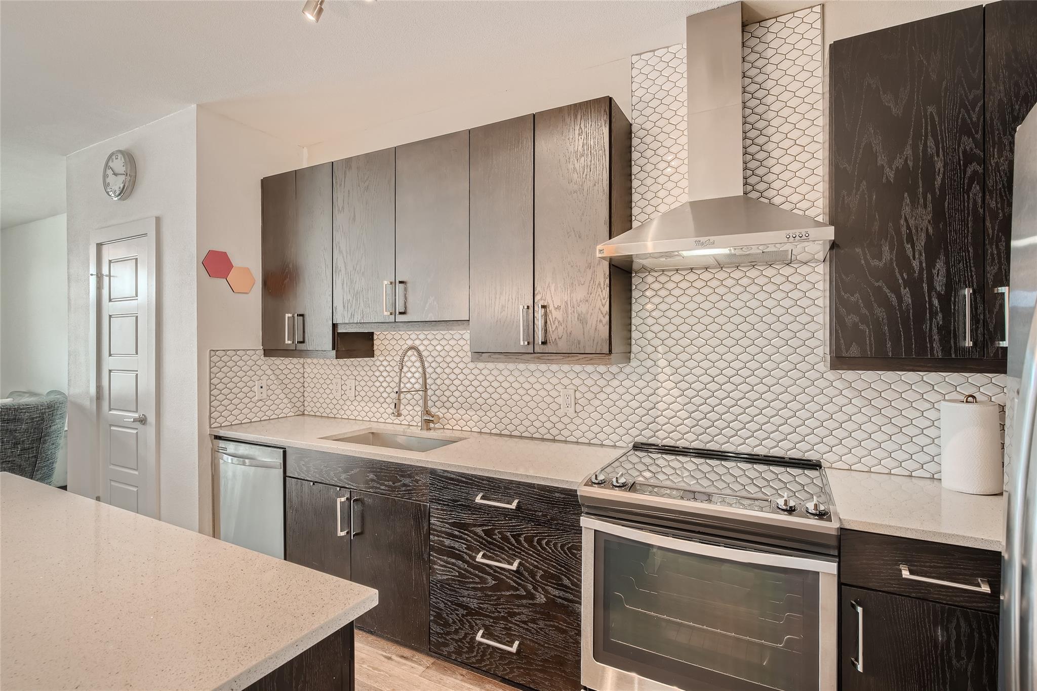 3114 S Congress Ave # 201