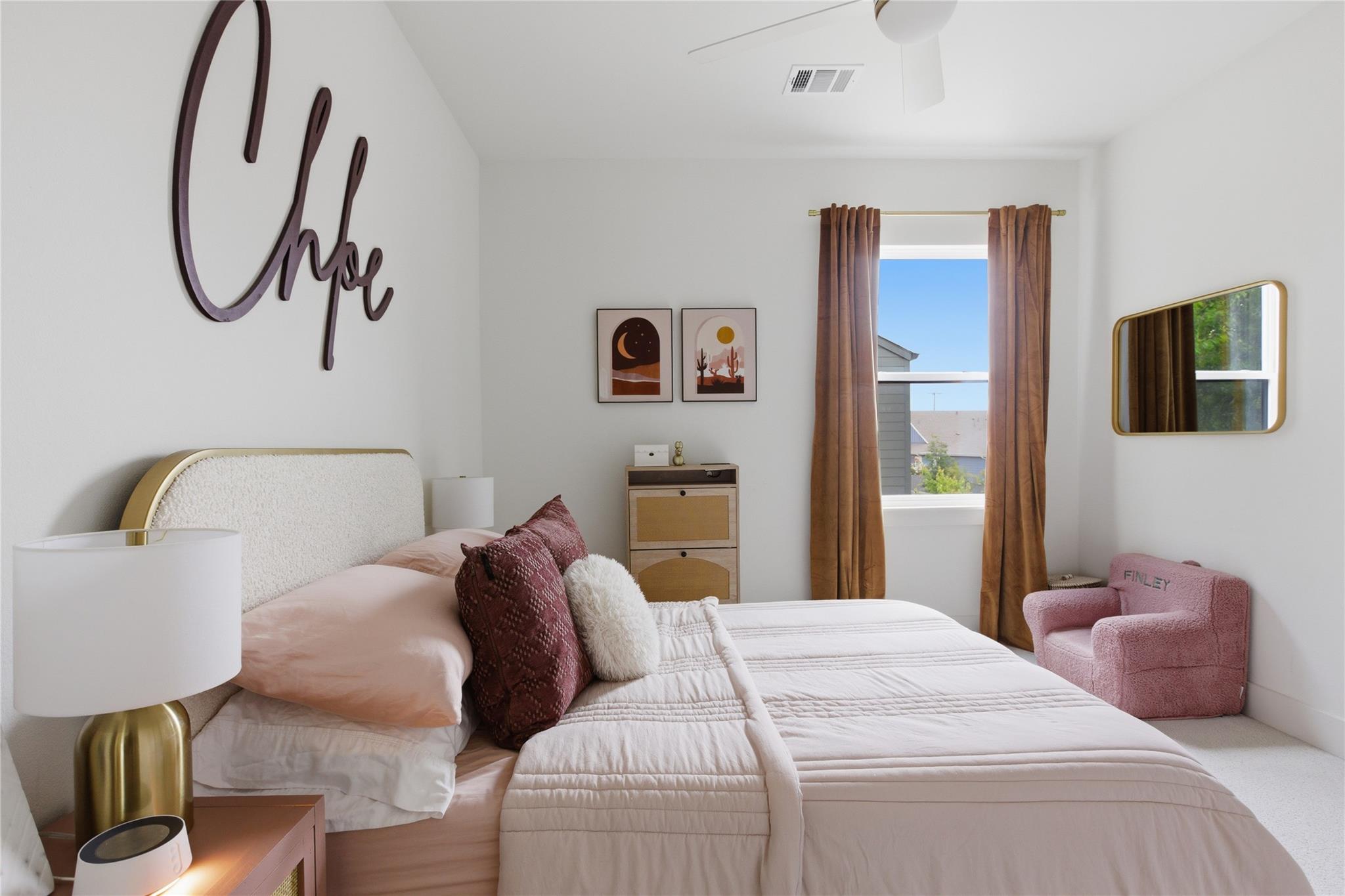 1001 Scenic DR