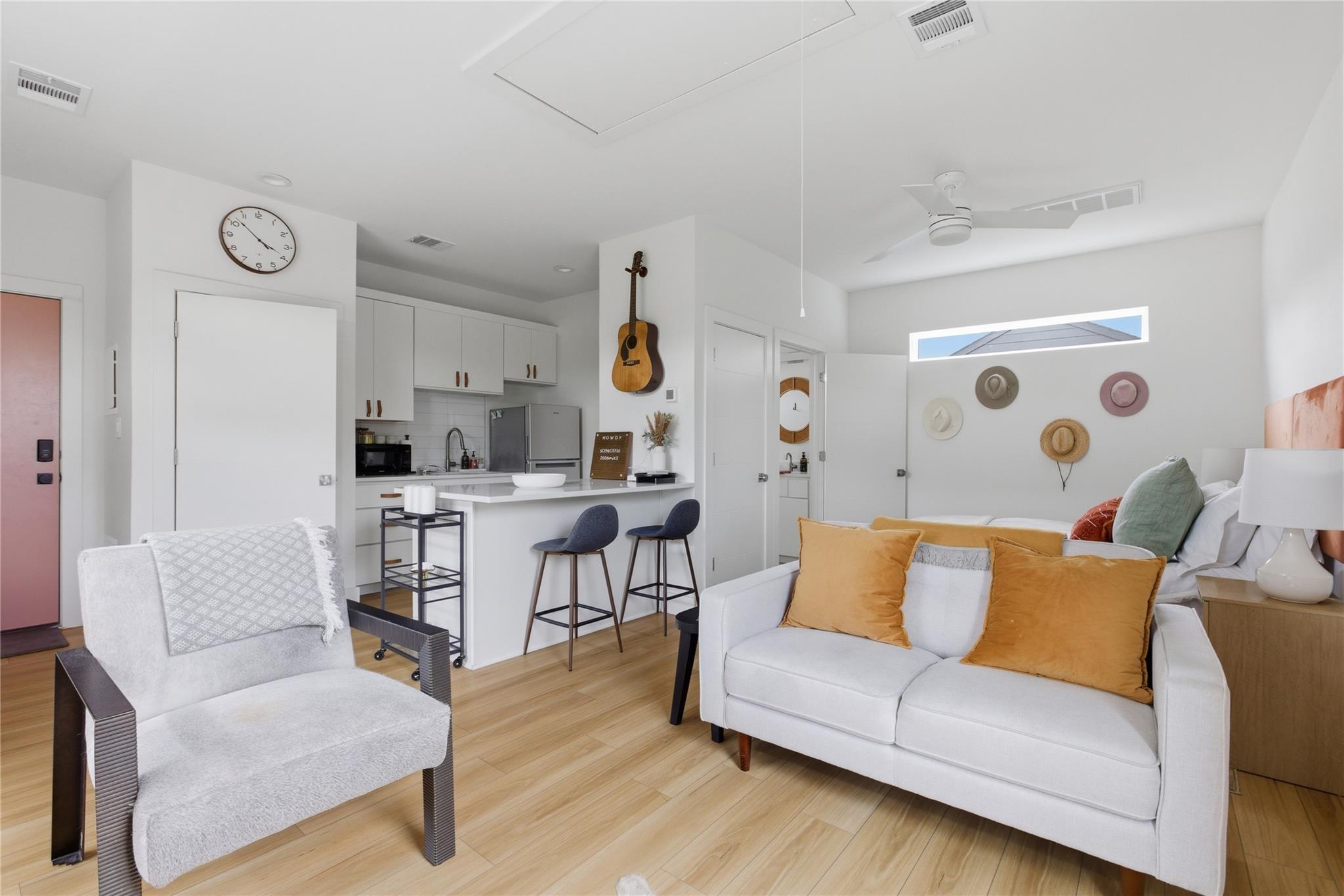 1001 Scenic DR