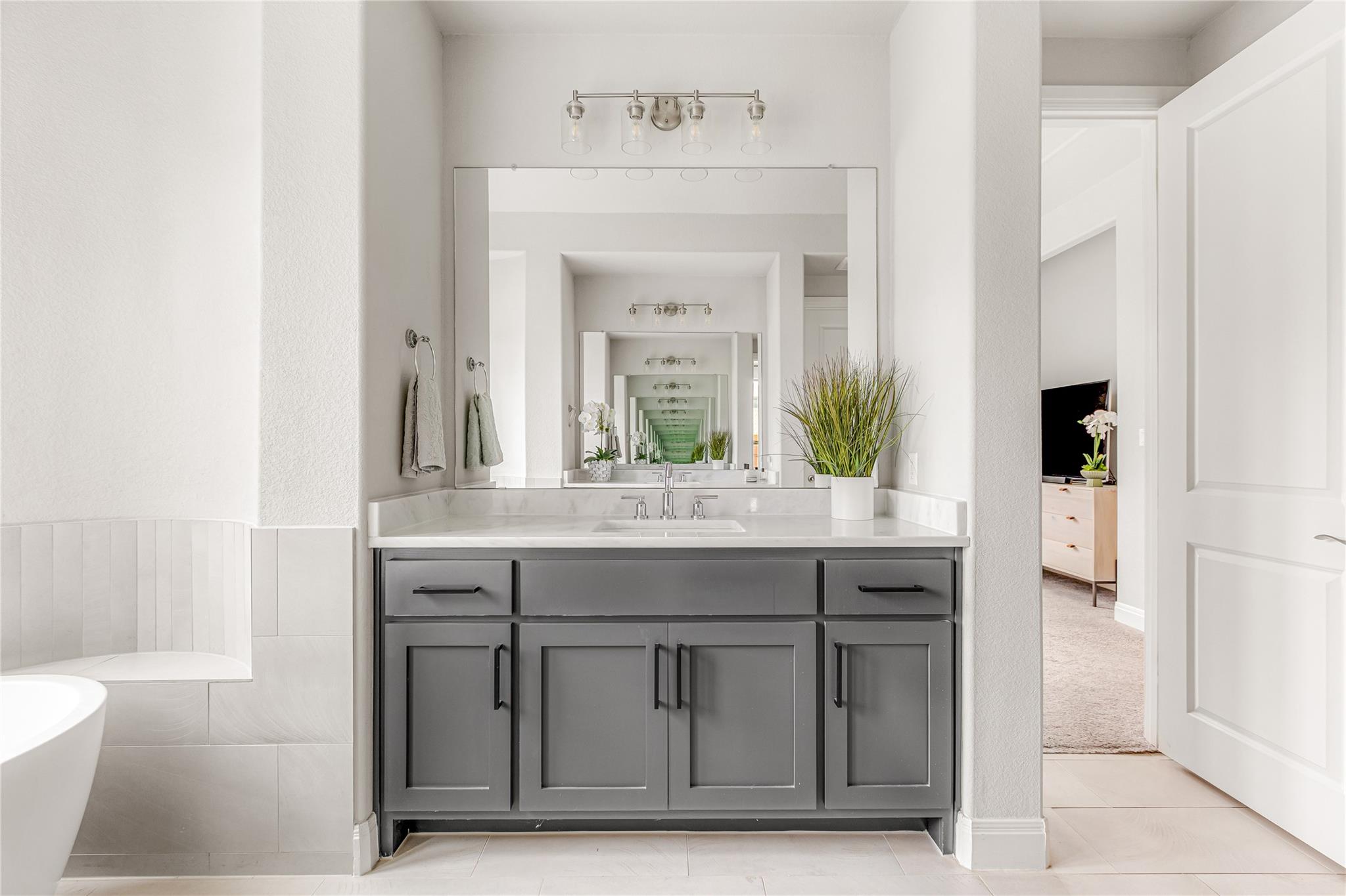 438 Premier Park LOOP