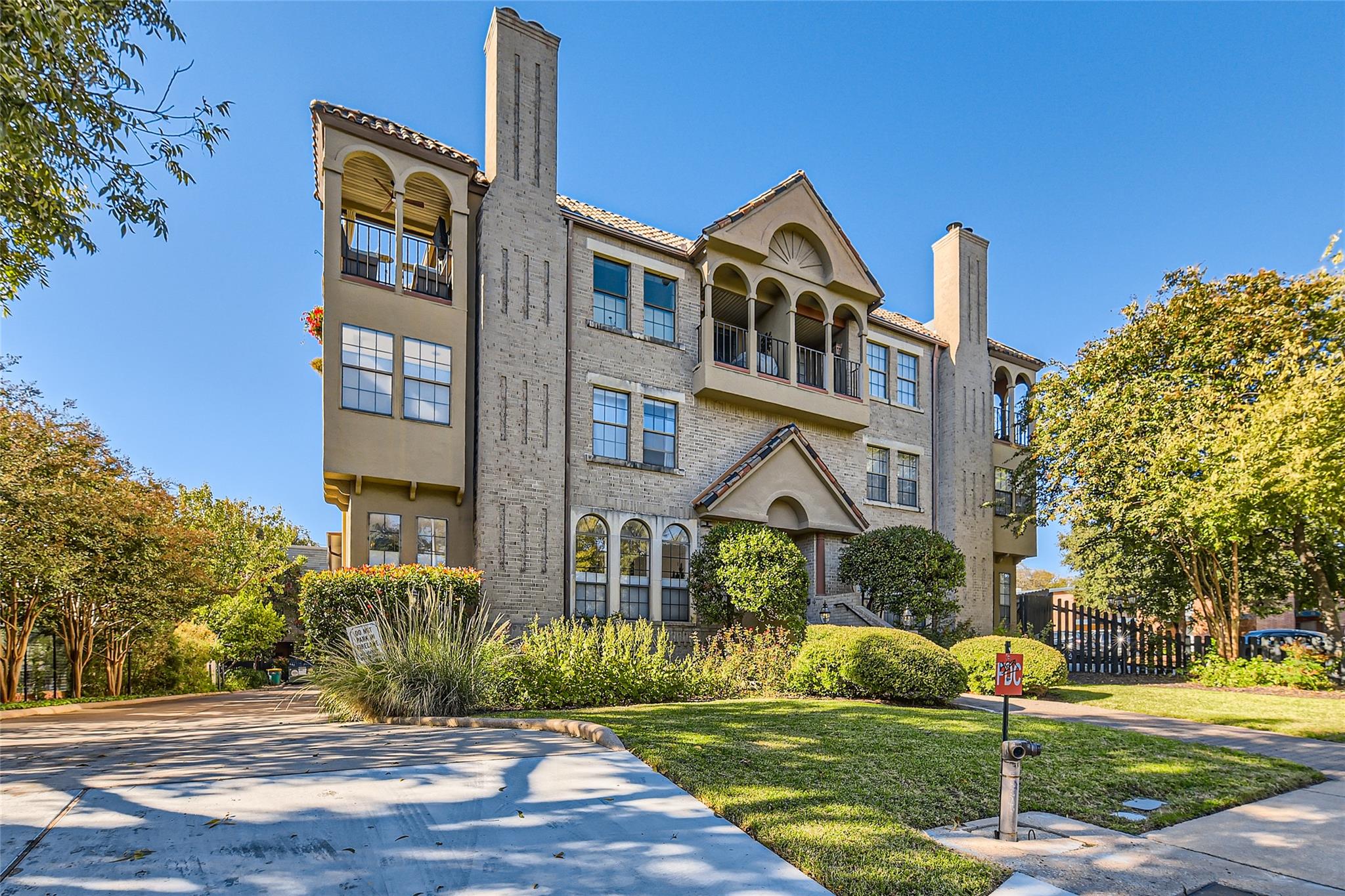 1704 West Ave # 106