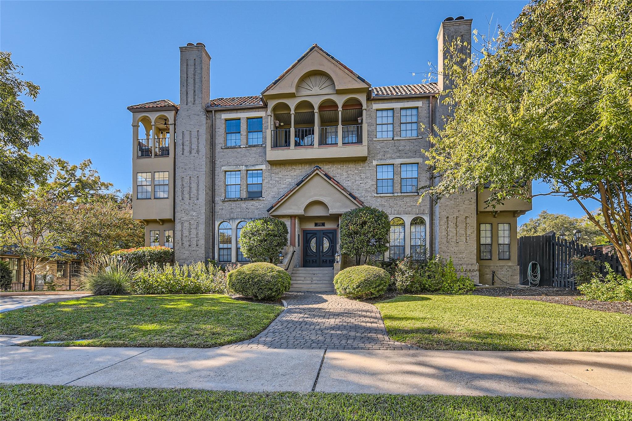 1704 West Ave # 106